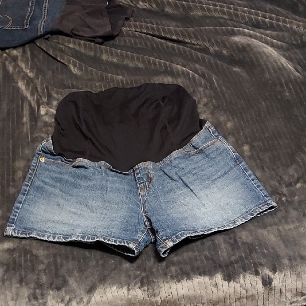 Isabel Maternity by Ingrid & Isabel Blue Jean Shorts - Picture 1 of 4